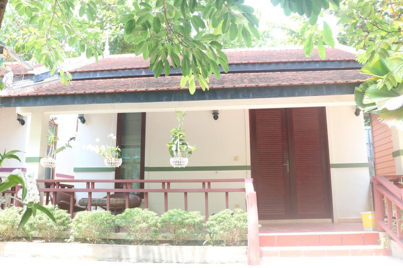 Our House Bungalow Kampot Exteriör bild